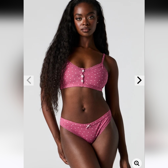Streetwear Society Other - Lace Trim Bra & Panty Set